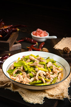 蒜薹肉絲