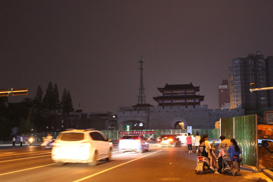 夜景在建宋代城门古建筑