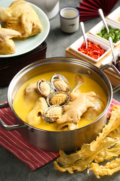 鮑魚花膠雞濃湯