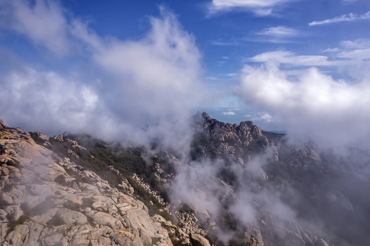 航拍青岛海上第一名山崂山