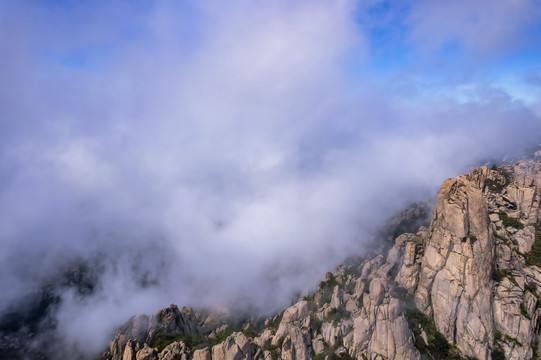 航拍青岛崂山云海奇峰怪石