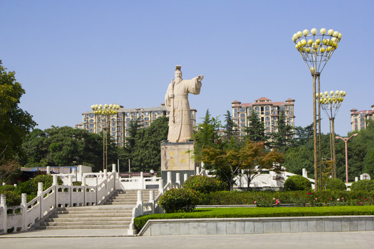 新郑花坛轩辕黄帝像