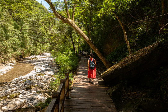 黑山谷风光