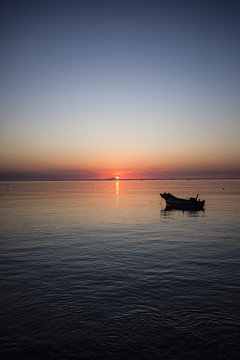 海上日出