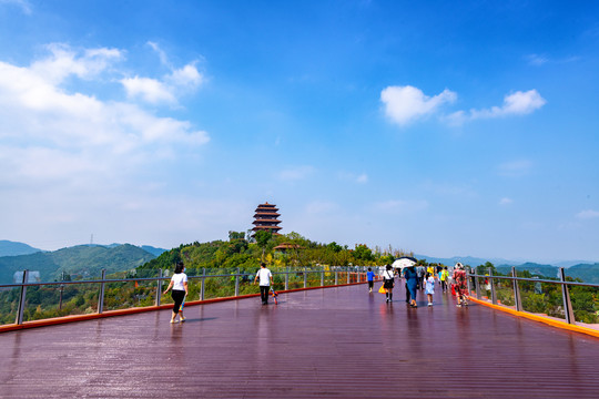 成都丹景山城市之眼景点蓝天