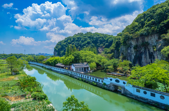 绍兴东湖风景区