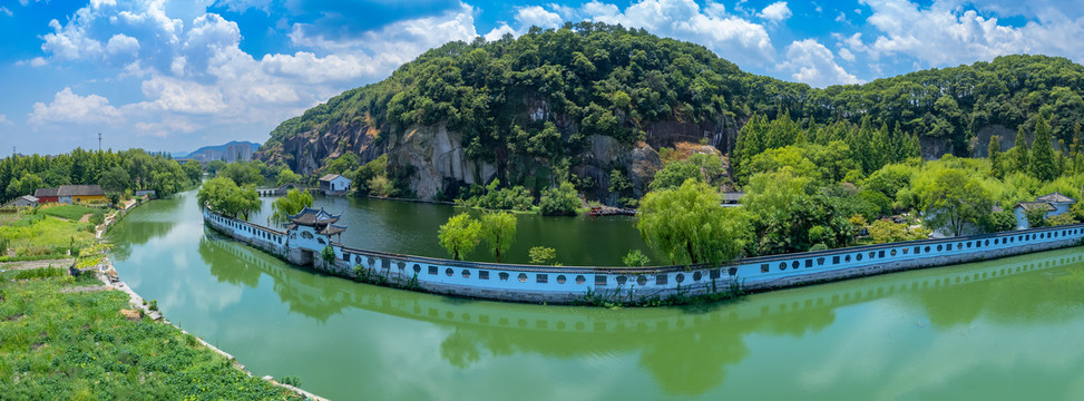 绍兴东湖风景区