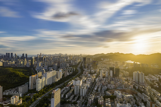 航拍黄昏中的深圳建筑群全景