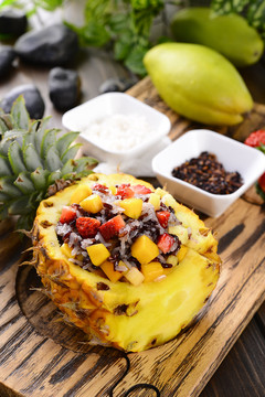 热带水果菠萝饭