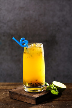 百香果茶飲