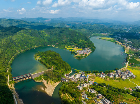 蒙山乡村夏日美丽江湾景美如画