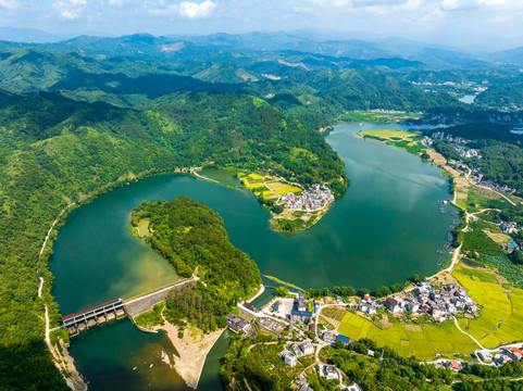 蒙山乡村夏日美丽江湾景美如画