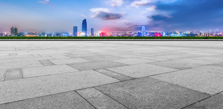 地砖地面和城市夜景