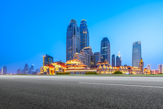 城市道路和城市夜景