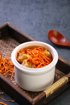 蟲(chóng)草花燉雞湯