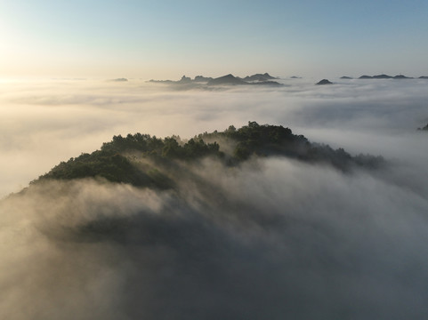 青山云雾