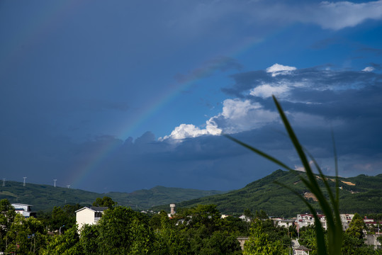 雨后彩虹