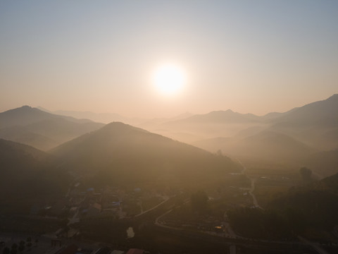 山村日出