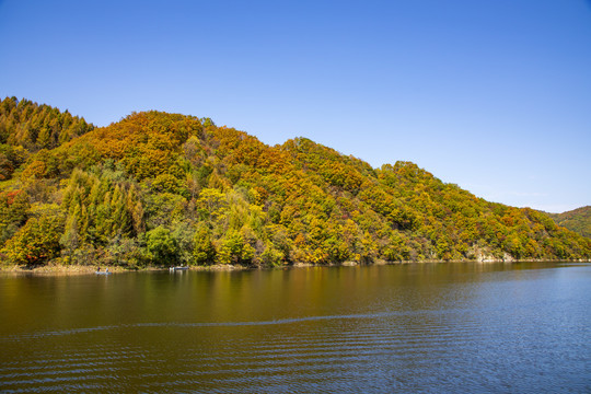 吉林白山松花江生态旅游区秋景