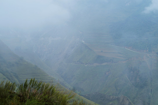 云雾山村