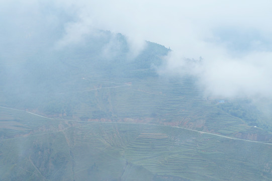 云雾山村