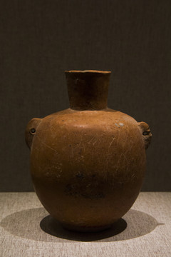 新石器时代红陶小口双耳瓶