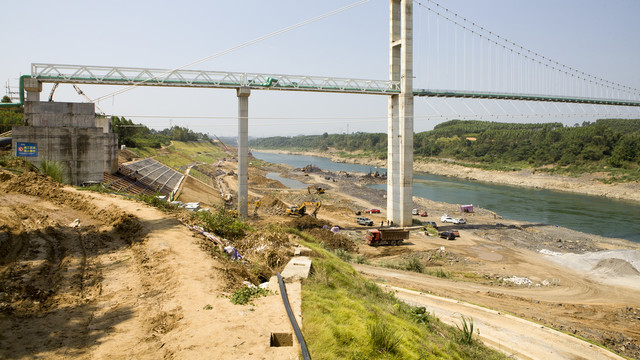 来宾城南河堤改建