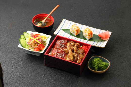 鰻魚雞排飯?zhí)撞? loading=