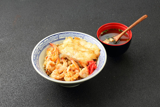 鳕鱼虾仁饭套餐