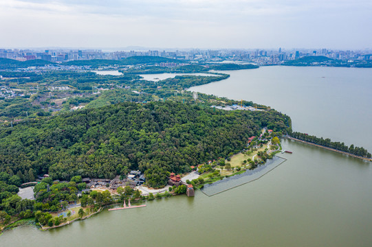 航拍武汉东湖生态旅游风景区