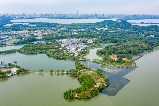 航拍武汉东湖生态旅游风景区