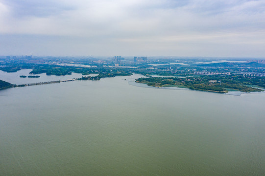 航拍武汉东湖生态旅游风景区