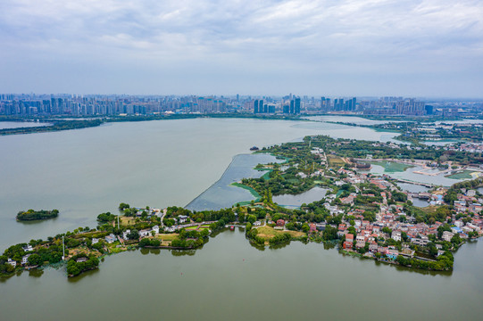 航拍武汉东湖落雁景区落雁岛