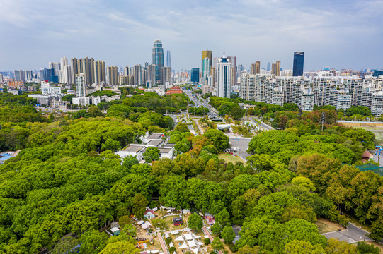 航拍武汉东湖梨园广场城市风光