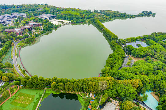 航拍武汉东湖风景区听涛景区