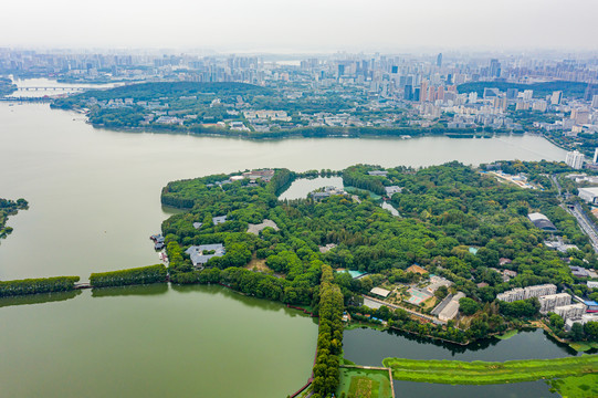 航拍武汉东湖风景区听涛景区