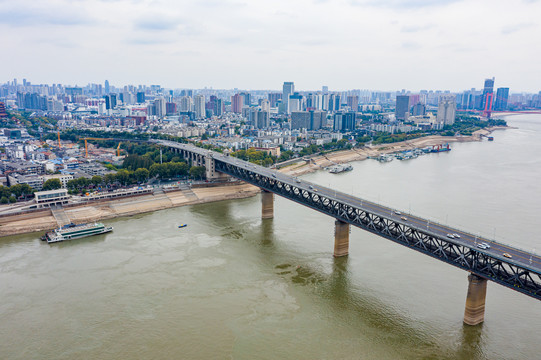 航拍武汉长江大桥城市地标建筑