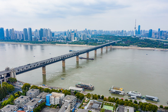 航拍武汉长江大桥城市地标建筑