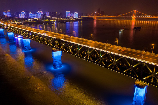 航拍武汉长江大桥夜景灯光秀