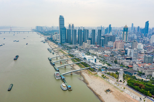 武汉科学技术馆长江武汉港码头