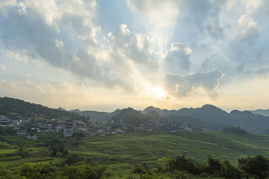 山区自然风光梯田村落