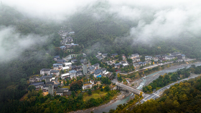 吉娜羌寨