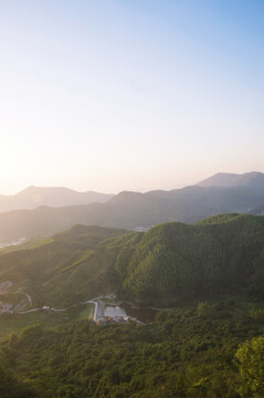 王洞岩山航拍竖图