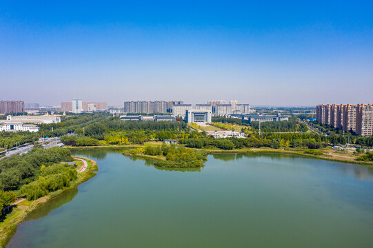 航拍郑州龙子湖公园湖泊湿地