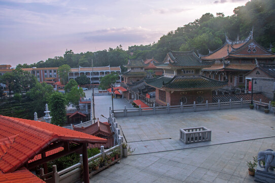 泉州雪峰寺庭院建筑