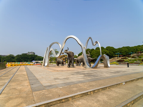 南宁五象湖公园欢乐五象雕塑
