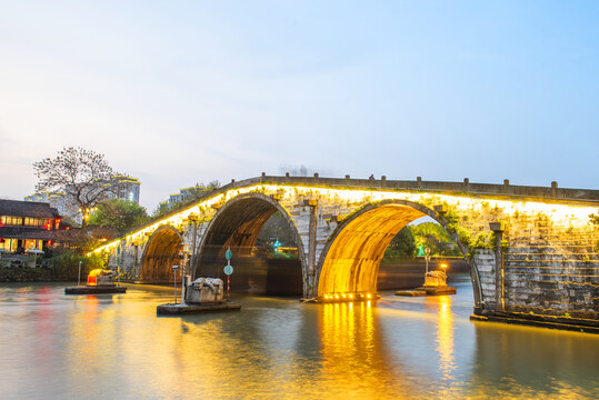 杭州拱宸桥夜景