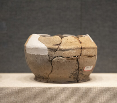 新石器时代马家滨文化陶釜