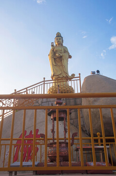 青山观音寺菩萨像