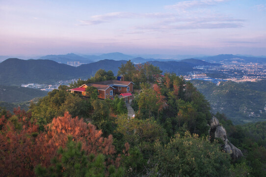 山庄森林小屋风景